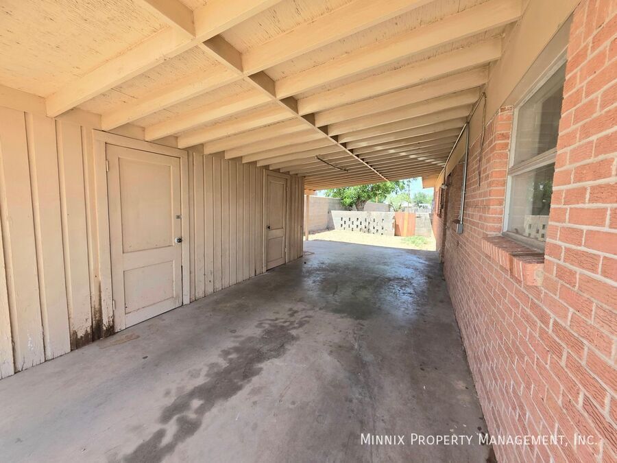 Building Photo - 3202 W Illinois Ave