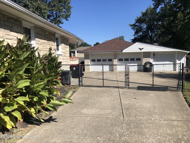 Building Photo - 113 Southview Terrace