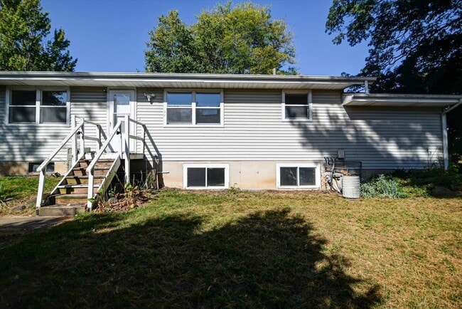 Building Photo - 6715 Century Ave