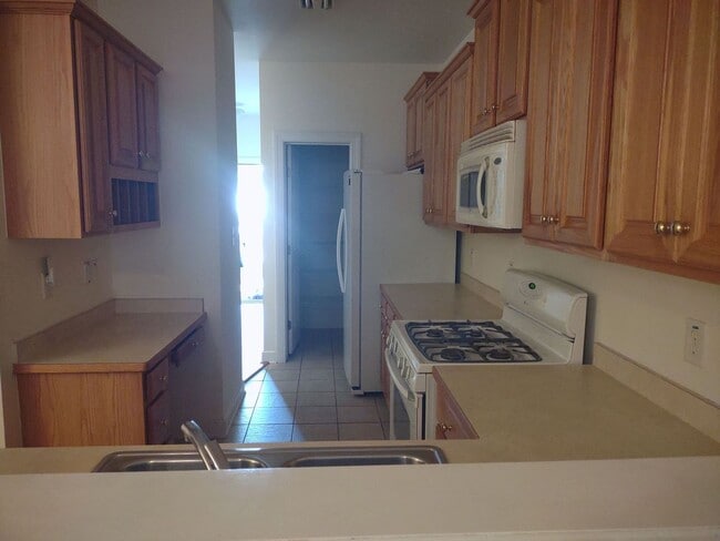 Building Photo - COMING SOON!! Lovely 2 Bedroom House | Gre...