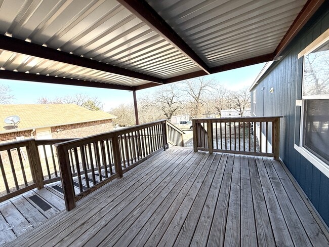 Building Photo - 291 Golden Dr