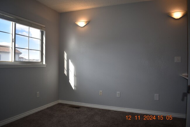 Building Photo - Littleton 3 BEDROOMS - GREAT LOCATION