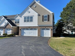 Building Photo - 51 Arboretum Dr