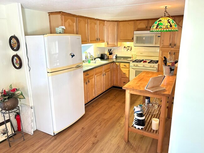 Building Photo - 425 Bougainvilla Dr