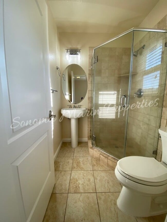 Building Photo - ~ Country Home ~ 2 Bedrooms & 2 Full Bathrooms with Attached Garage ~ Gated Community