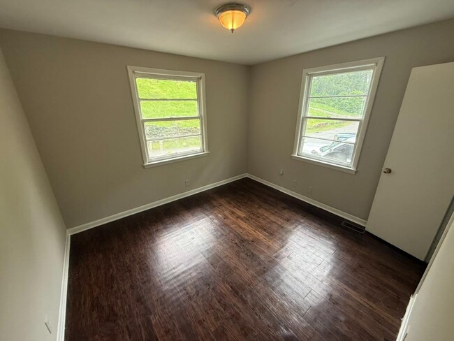 Building Photo - 5007 Brewer Ct