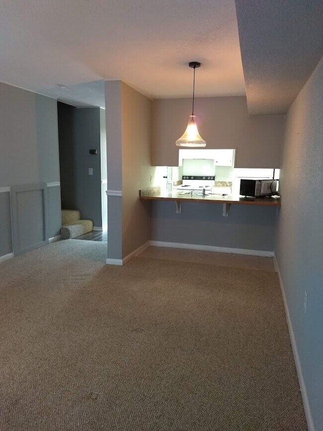 Building Photo - 55 Wilshire Heights Dr