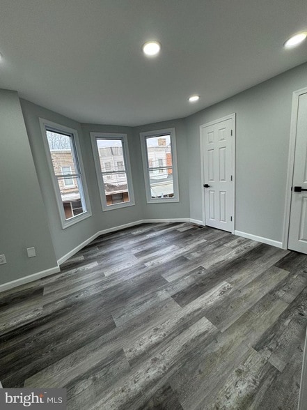 Building Photo - 2755 N Dover St