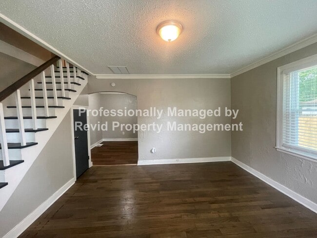 Building Photo - 1137 Catalina St