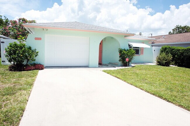 Primary Photo - Naples Park - 3 Bedroom/2 Bath - Annual Re...
