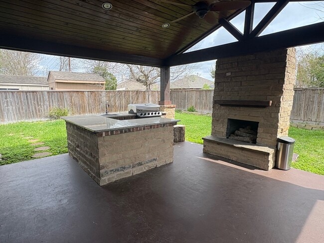 Building Photo - 3723 Westmeadow Dr