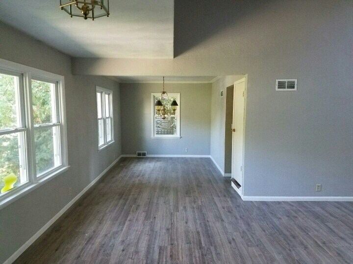Looking left from the front door to the formal dinning room - 2539 Vernon Ct SE