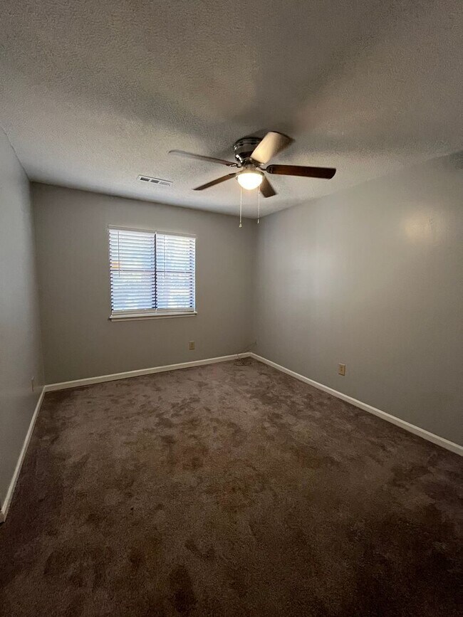 Building Photo - Charming 3 BR/2 BA Home in Crowfield Plantation