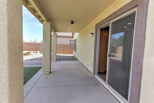 Building Photo - Rancho Sahuarita