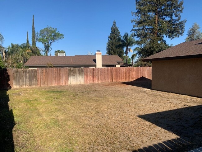 Building Photo - Clean & Updated 3-Bedroom Home in Southwest Bakersfield – Available Now!