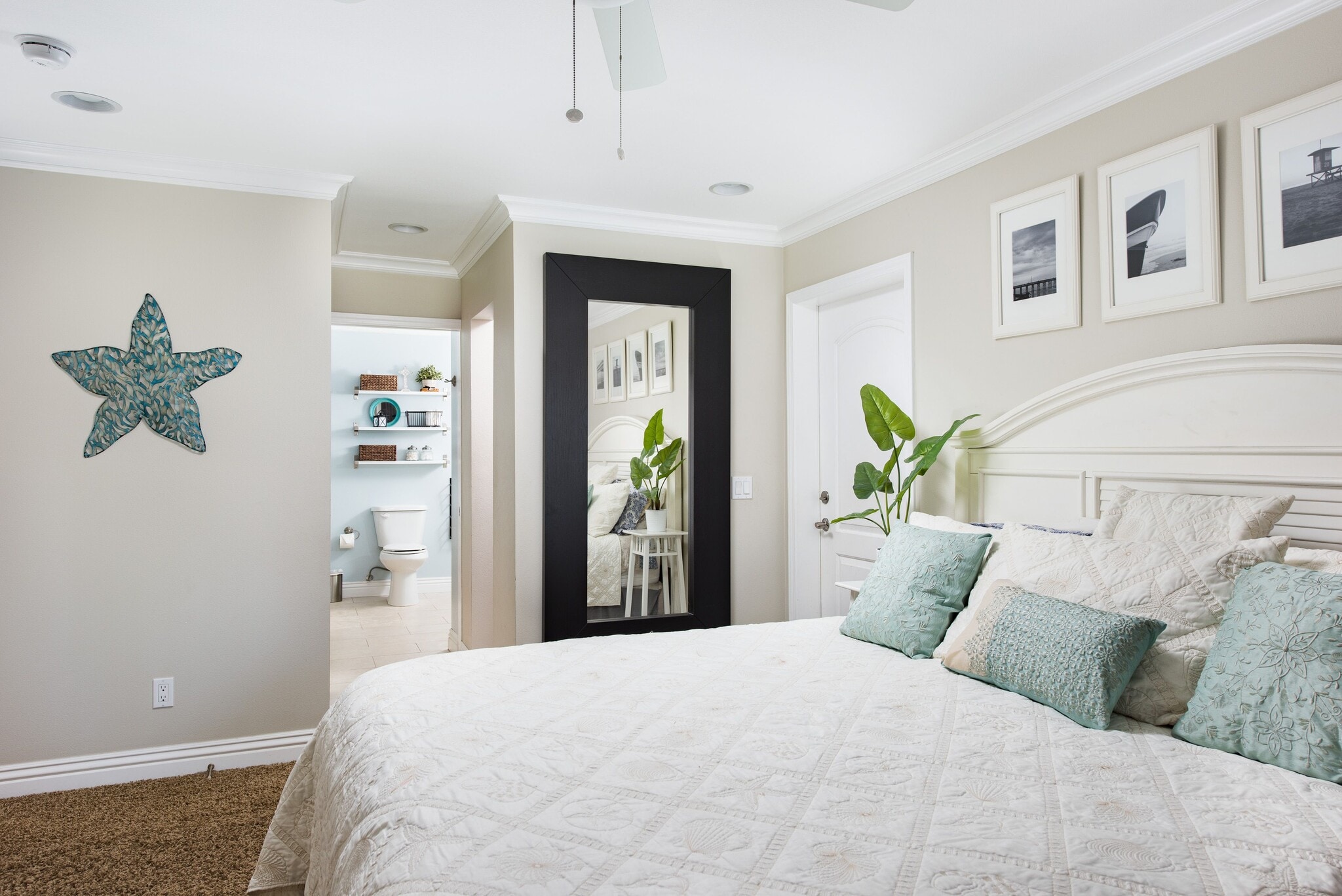 Master bedroom - 3179 Sicily Ave