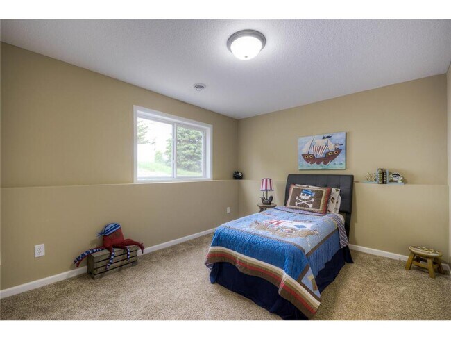 Building Photo - 9780 Jordan Ave NE