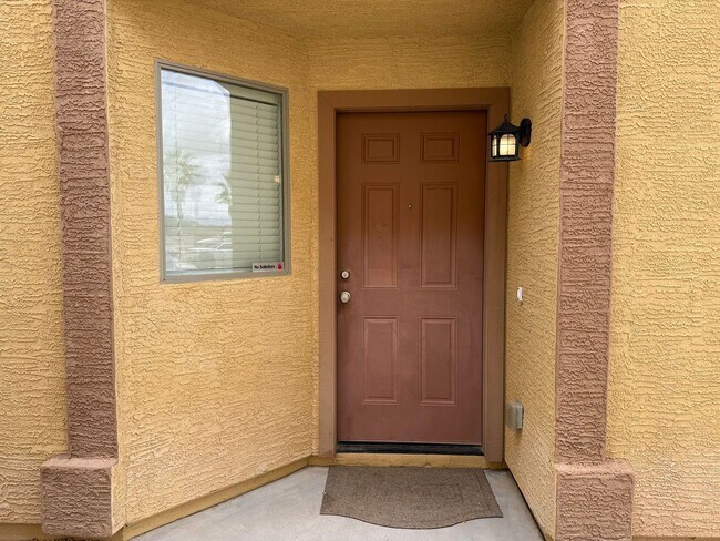 Building Photo - 5992 E Vega Ct