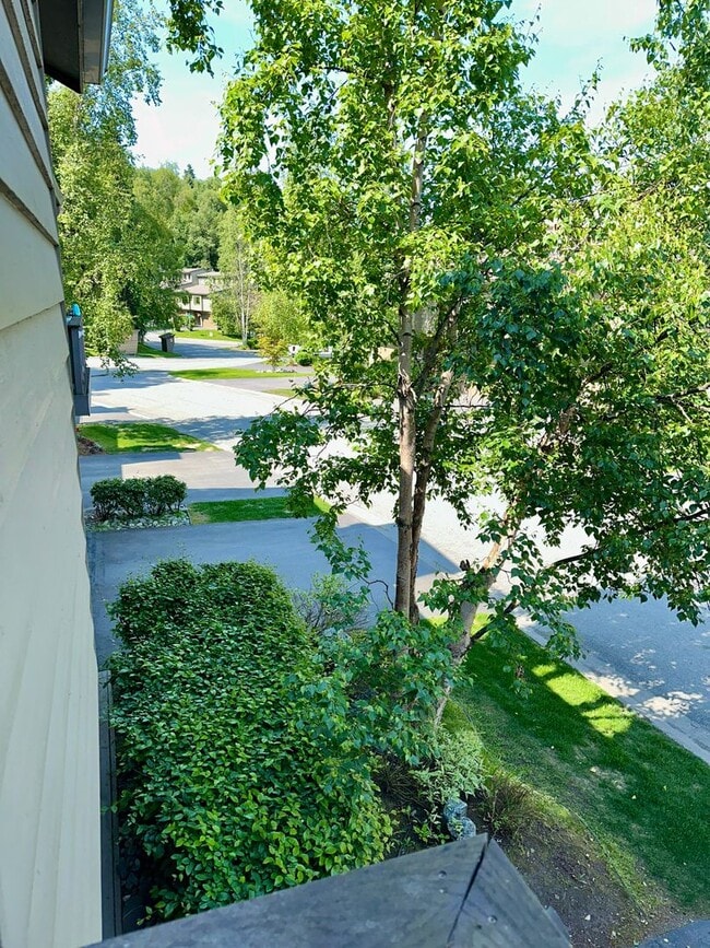 Building Photo - Beautiful Downtown Condo!