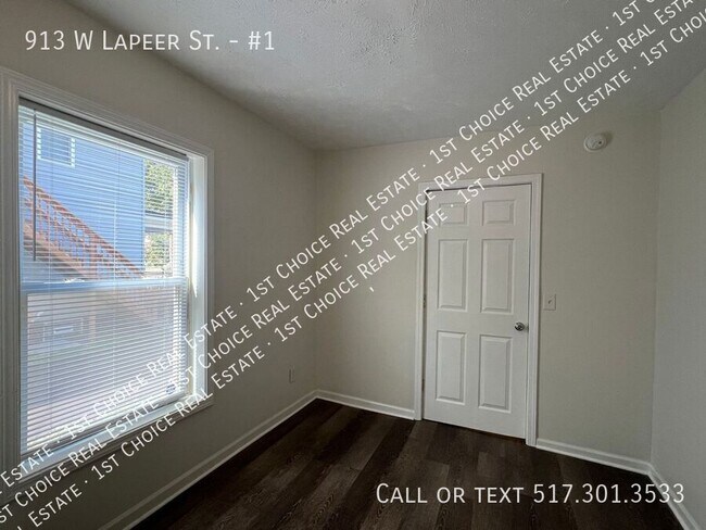 Building Photo - 913 W Lapeer St
