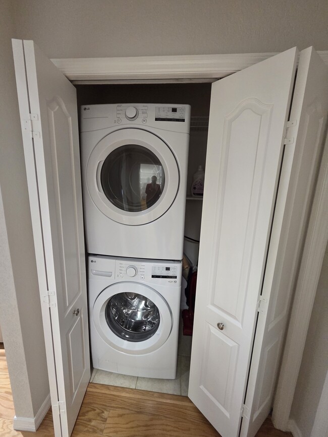 Building Photo - 1769 Manasota Beach Rd