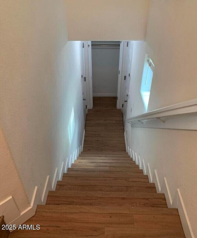 Building Photo - 1265 S Aaron