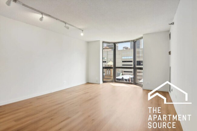 Building Photo - 1000 N La Salle Dr