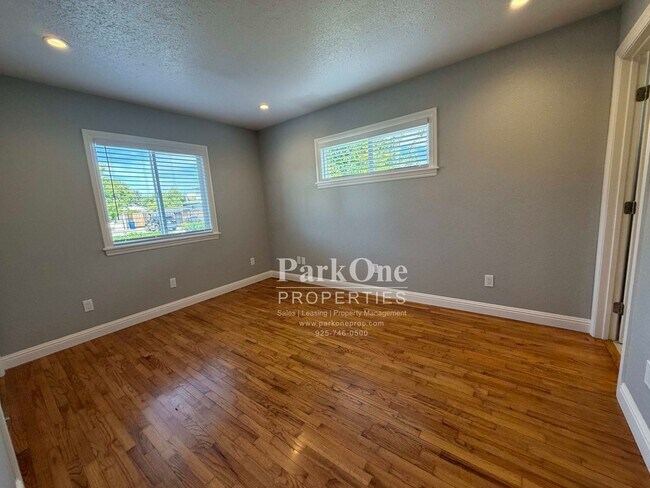 Building Photo - 5098 Black Oak Rd