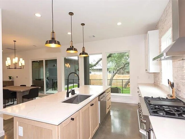 Building Photo - 18205 Fair Ln