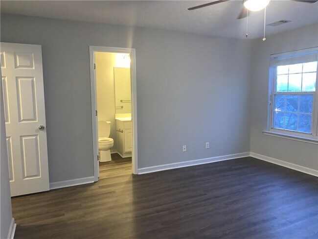 Building Photo - 2035 Keenland Ct