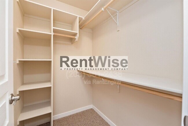 Building Photo - 8732 W Pine Valley Ln
