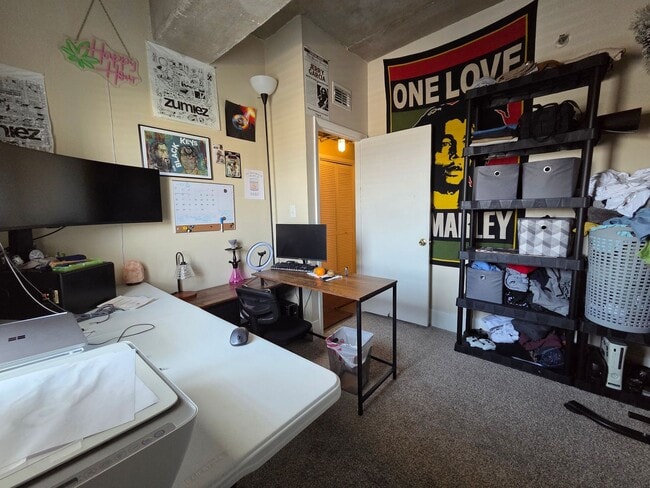 Building Photo - University Tower 2 BR