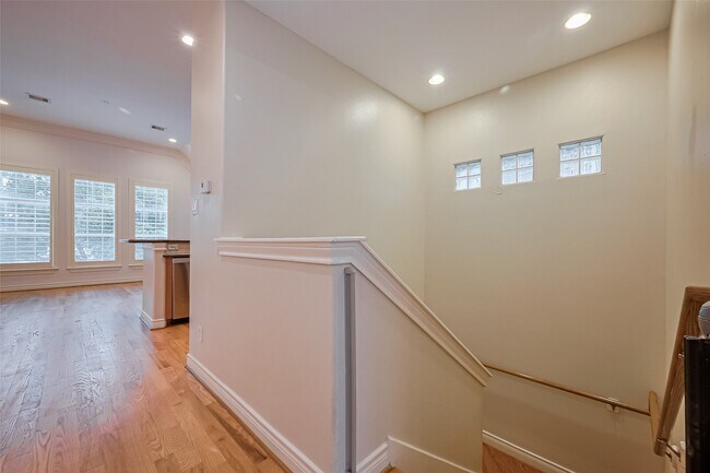 Building Photo - 2624 Starboard Point Dr
