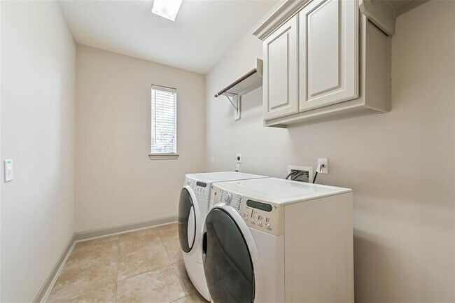 Building Photo - 1423 Blakely Grove Ln