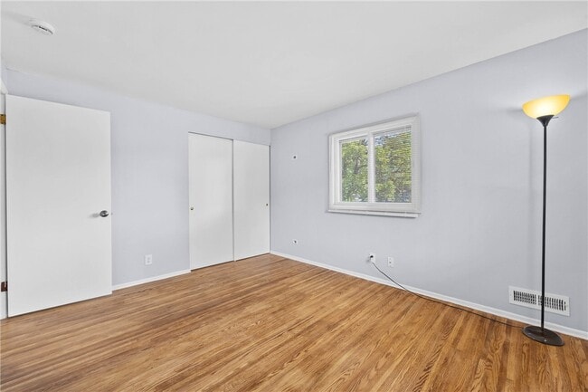 Building Photo - 189 Lawson Rd