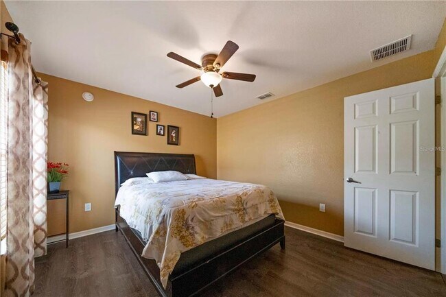 Building Photo - 6518 Crescent Loop