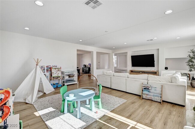 Building Photo - 6328 Rock Strm Ln