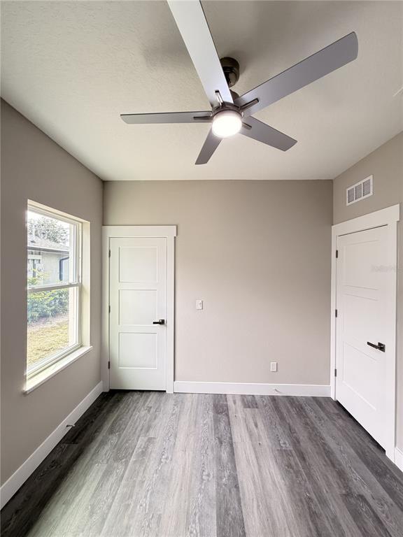 Building Photo - 10 Lyons Pl