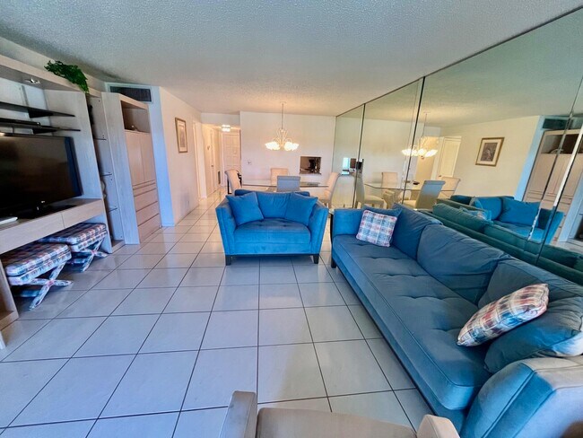 Building Photo - 4090 Tivoli Ct