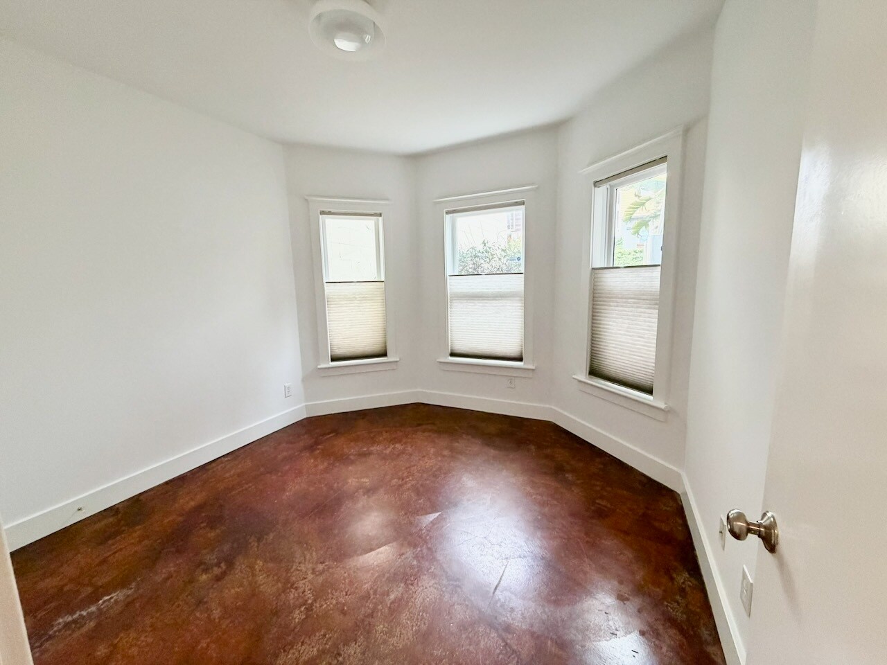 Building Photo - 3263 Louise St