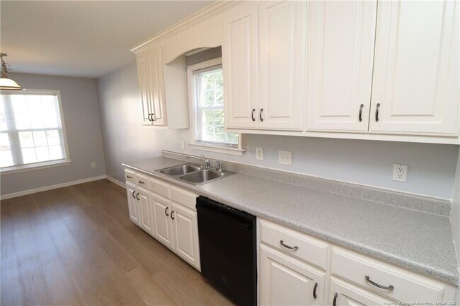 Building Photo - 410 Whitehall Ct