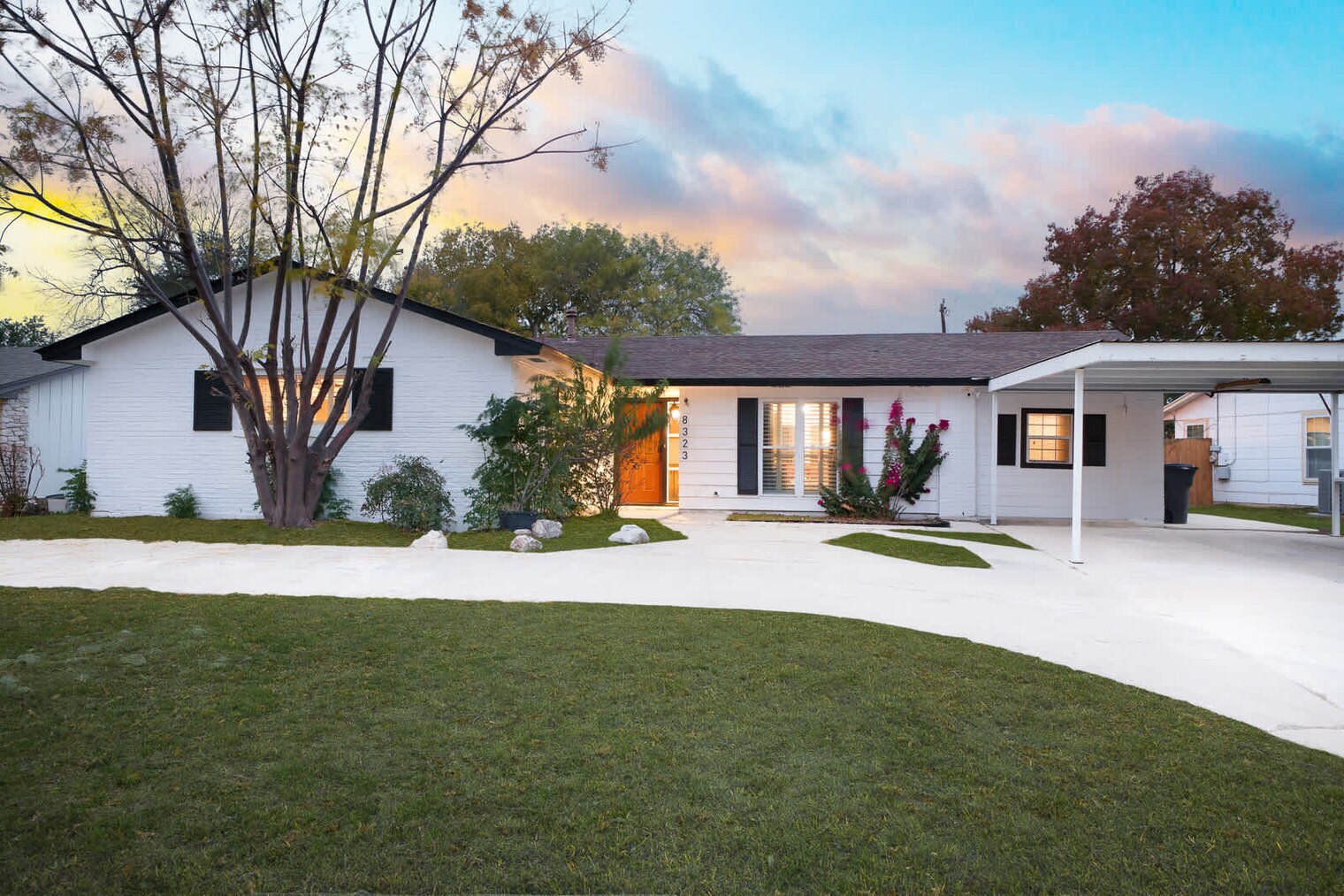 Building Photo - 8323 Starcrest Dr
