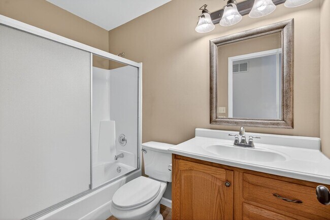 Building Photo - Move-In Ready Gem on a Corner Lot in O’Fal...