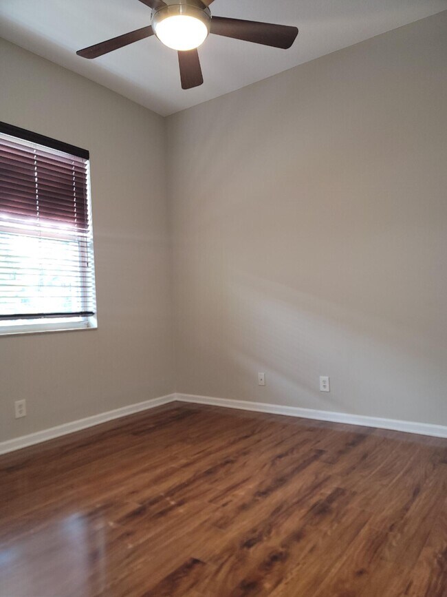 Building Photo - 9335 Plantation Estates Dr