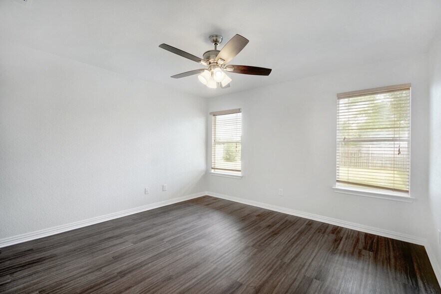 Building Photo - 117 Pheasant Trl