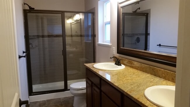Building Photo - 4235 Stonecrest Ct