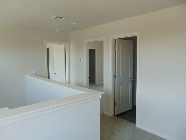 Building Photo - 806 W Caroline St