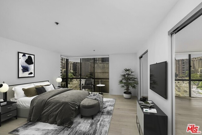 Building Photo - 10660 Wilshire Blvd