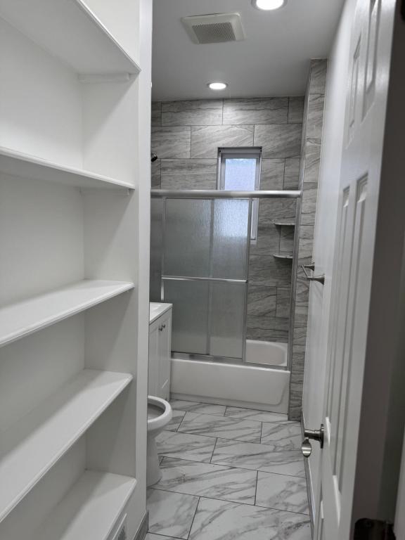 Building Photo - 1547 Lenox Pl