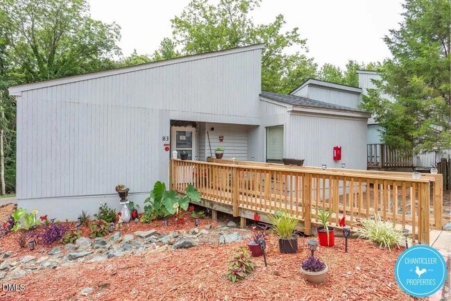 Building Photo - 120 Rectory St